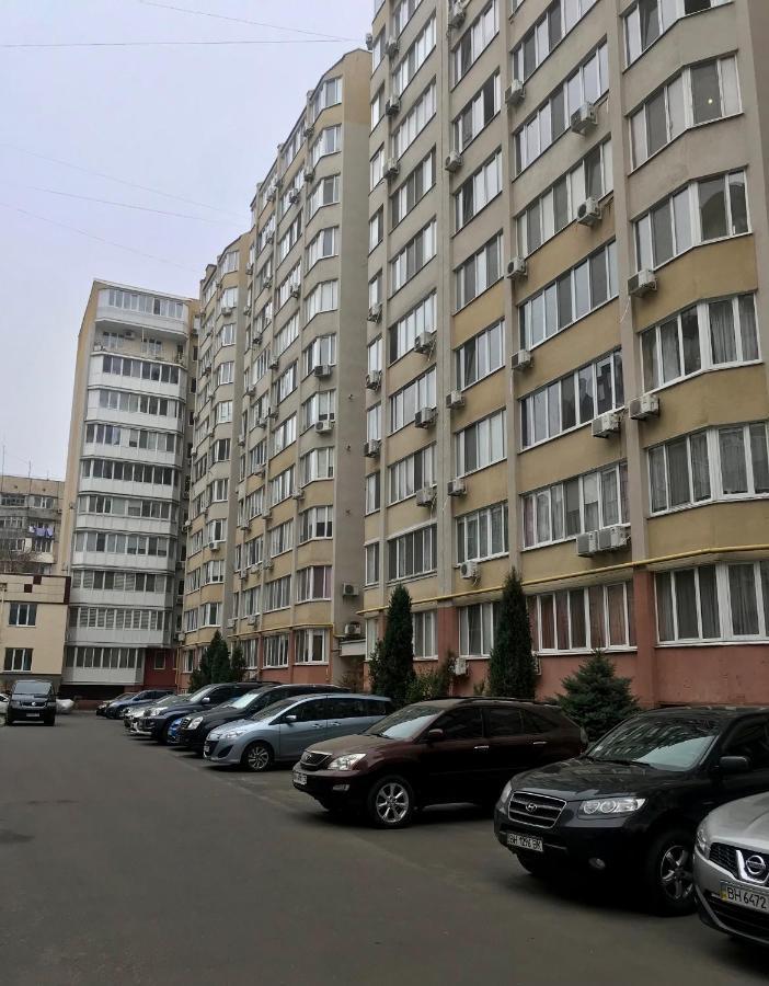 Apartments & Vernissage On Kostandi Street Odesa Exterior foto